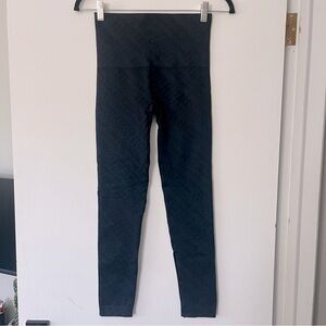 Spanx Shape Black Blue Printed‎ Leggings Size Medium Strech Shapewear